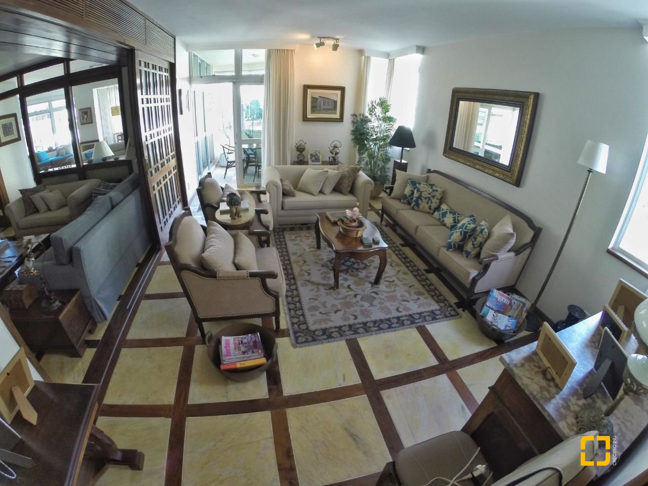 Apartamento com 264m², 5 quartos (sendo 1 suíte), 2 garagens, no bairro Centro em Florianópolis