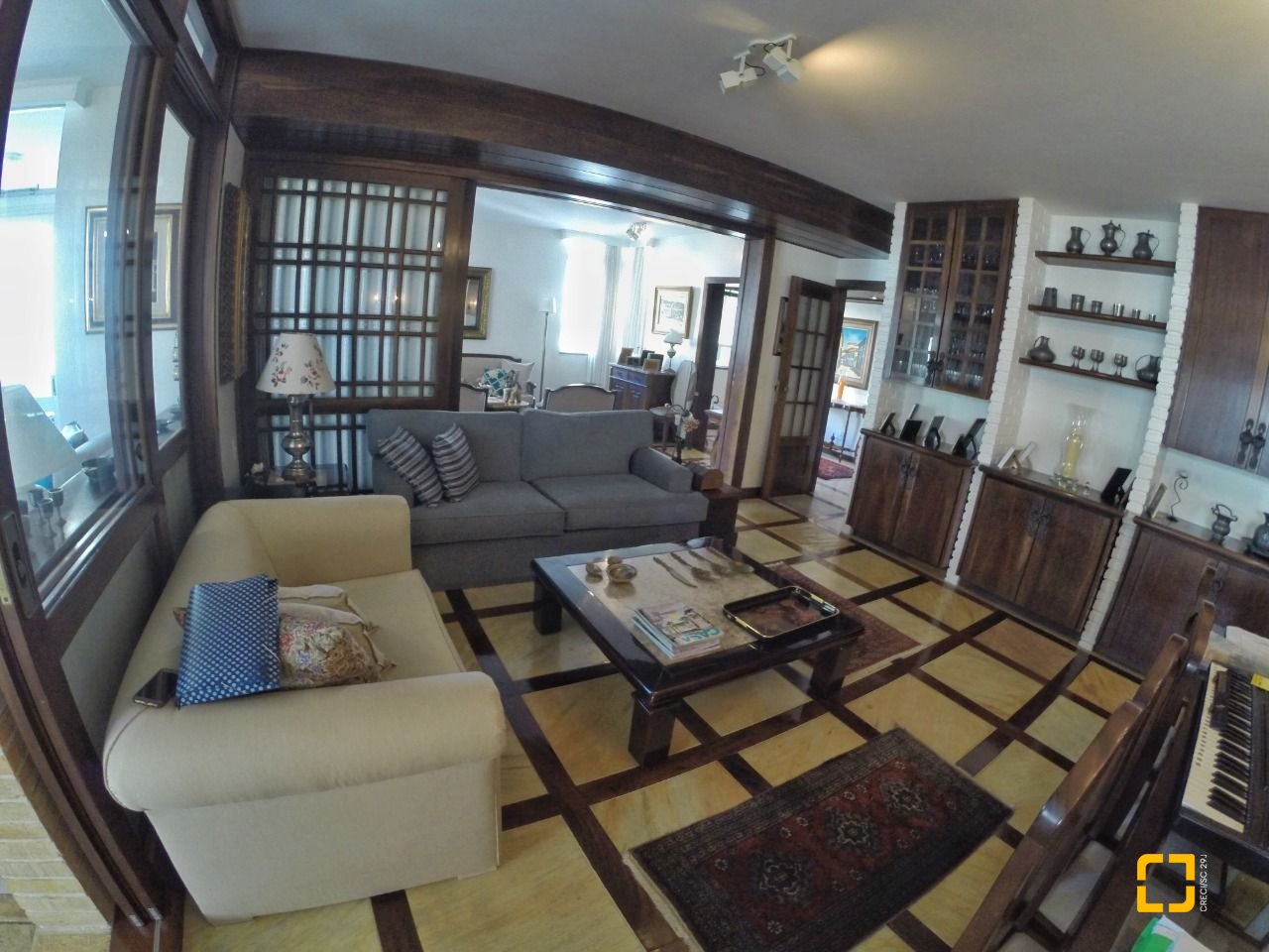 Apartamento com 264m², 5 quartos (sendo 1 suíte), 2 garagens, no bairro Centro em Florianópolis
