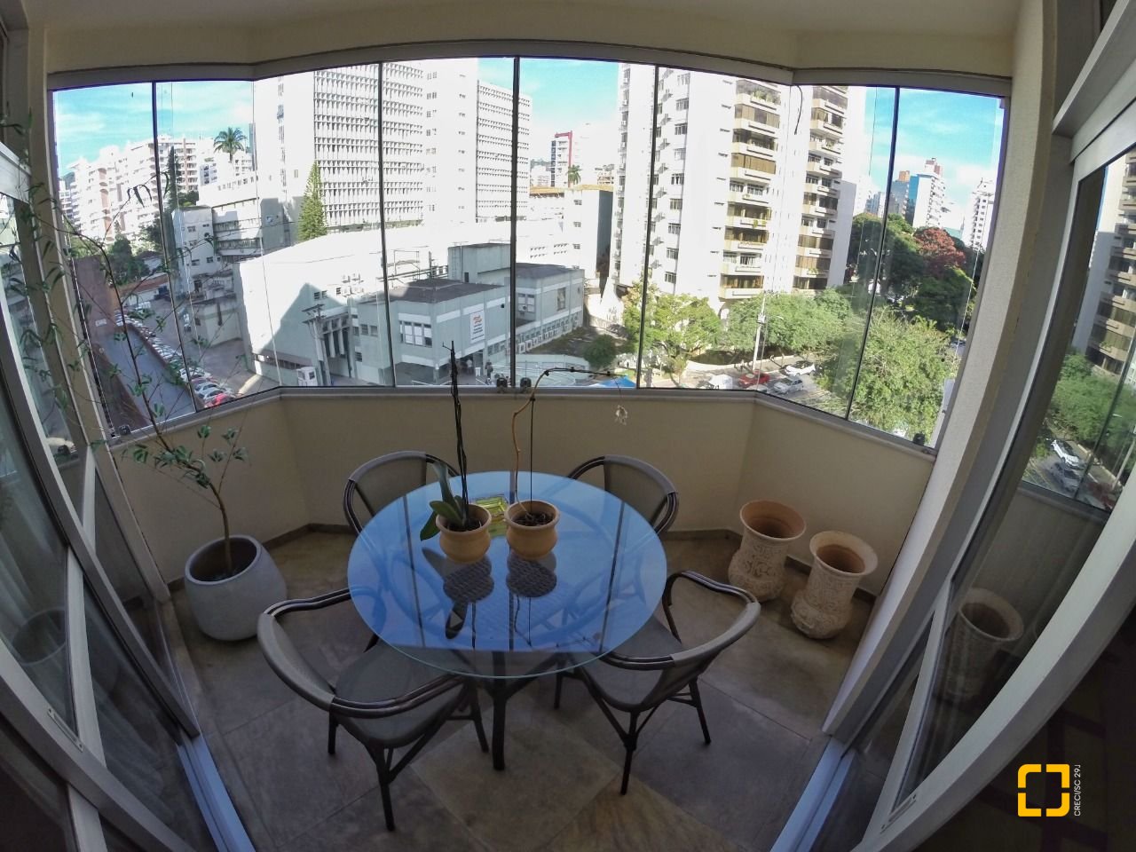 Apartamento com 264m², 5 quartos (sendo 1 suíte), 2 garagens, no bairro Centro em Florianópolis