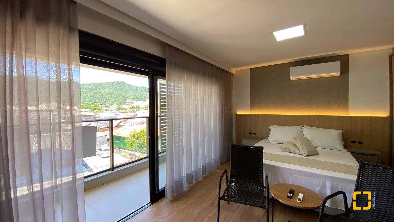 Apartamento com 49m², 2 quartos (sendo 1 suíte), 1 garagem, no bairro Saco Grande em Florianópolis