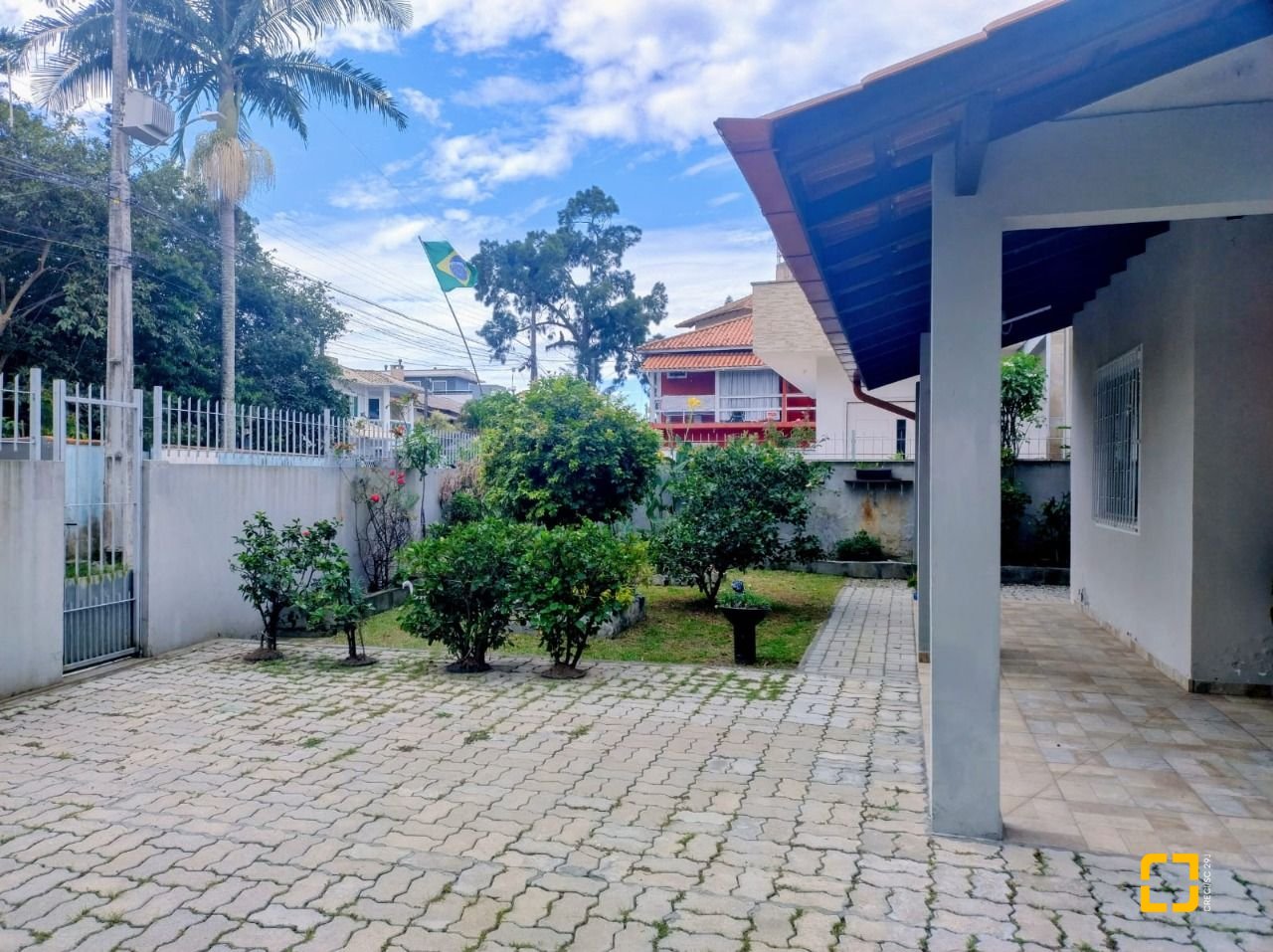 Casa com 70m², 4 quartos (sendo 1 suíte), 1 garagem, no bairro Ingleses em Florianópolis