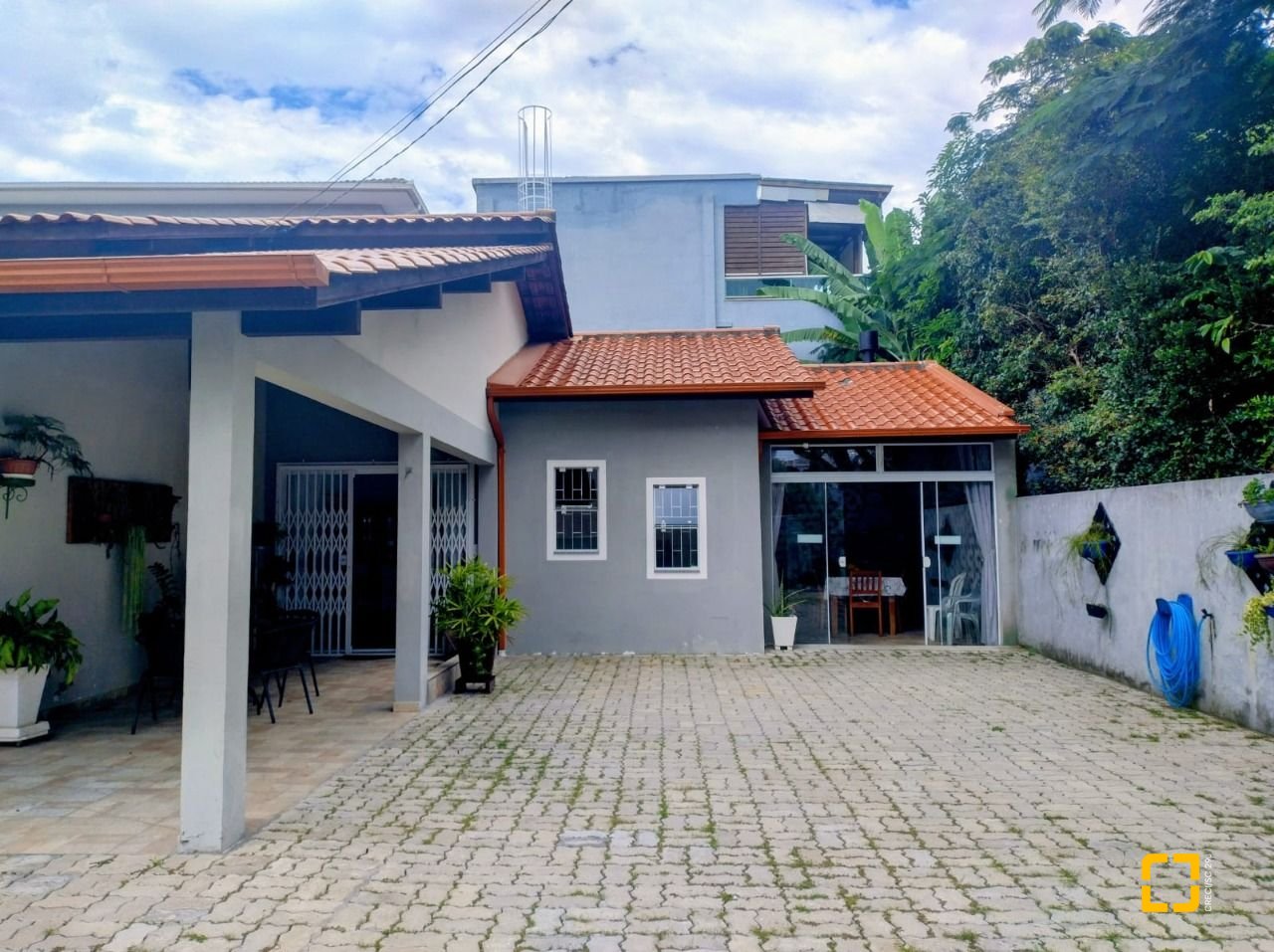 Casa com 70m², 4 quartos (sendo 1 suíte), 1 garagem, no bairro Ingleses em Florianópolis