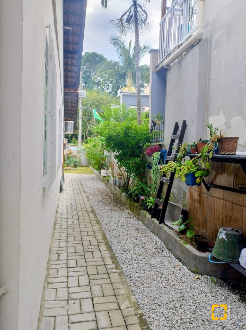 Casa com 70m², 4 quartos (sendo 1 suíte), 1 garagem, no bairro Ingleses em Florianópolis