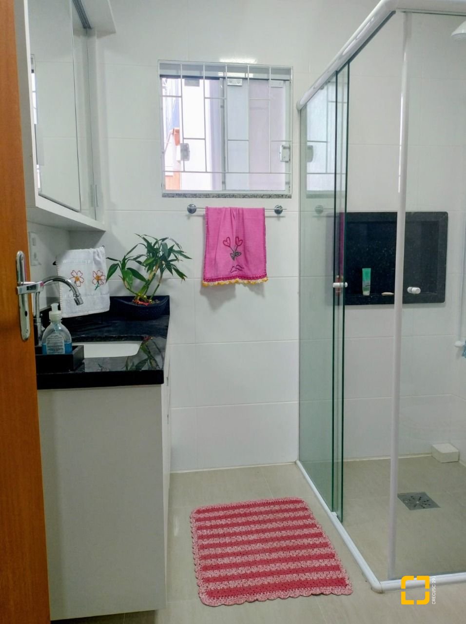 Casa com 70m², 4 quartos (sendo 1 suíte), 1 garagem, no bairro Ingleses em Florianópolis