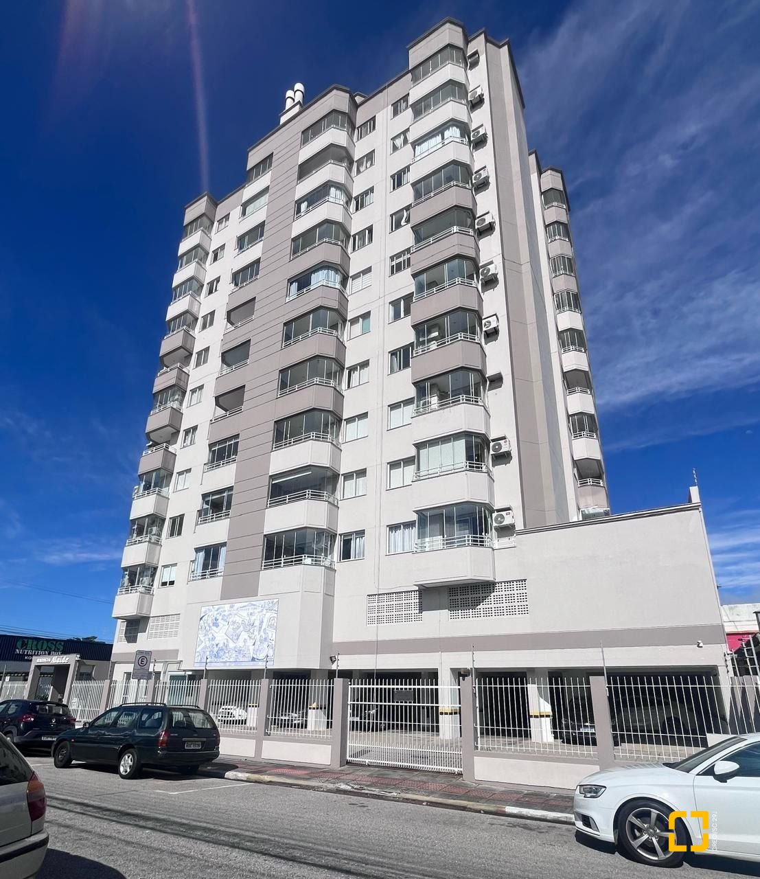 Apartamento com 153m², 3 quartos (sendo 1 suíte), 1 garagem, no bairro Kobrasol em São José