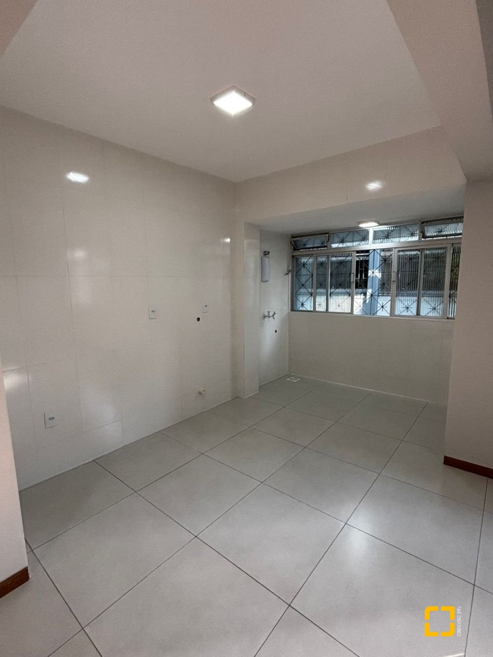Apartamento com 43m², 2 quartos, 1 garagem, no bairro Estreito em Florianópolis