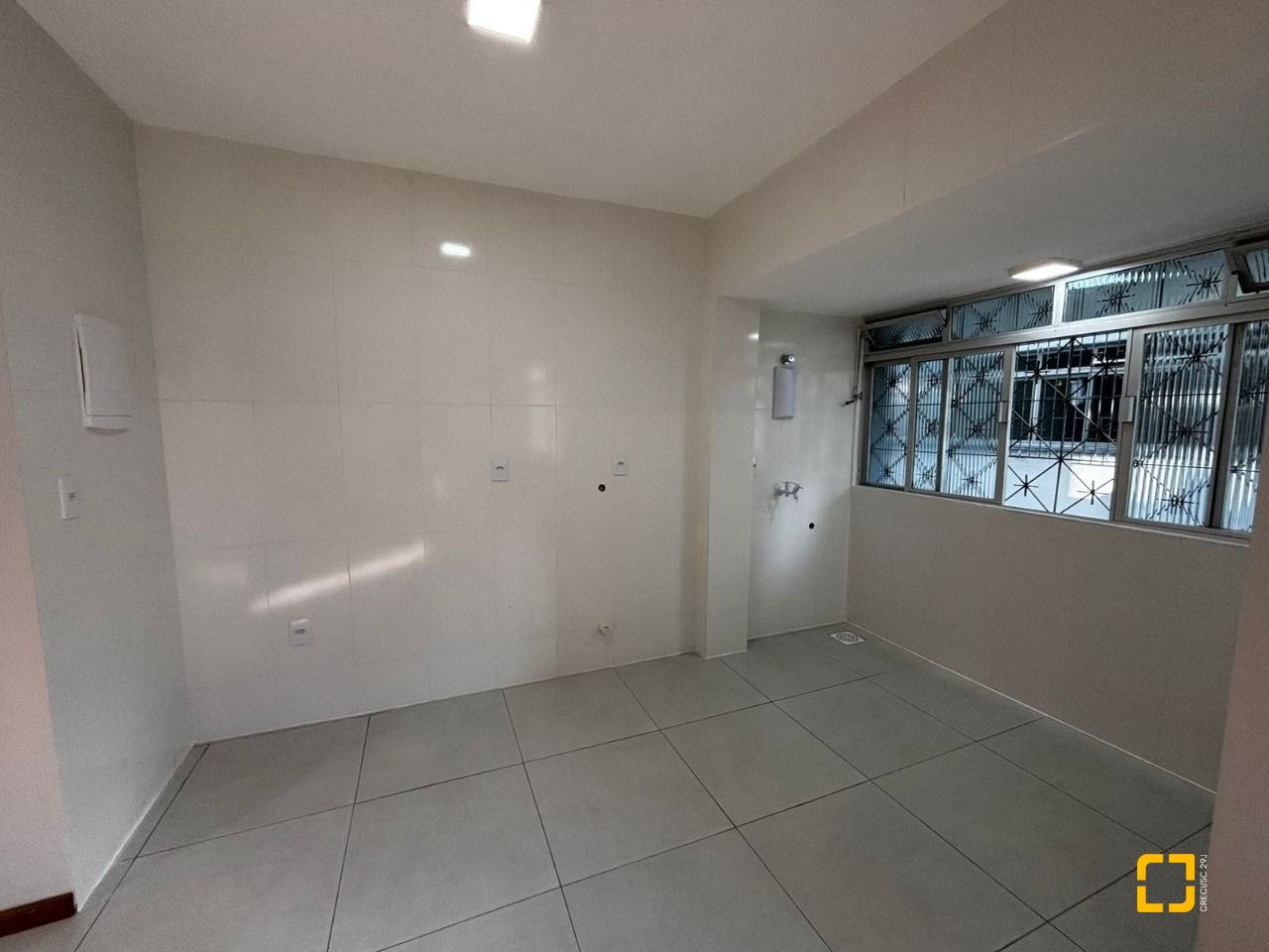 Apartamento com 43m², 2 quartos, 1 garagem, no bairro Estreito em Florianópolis