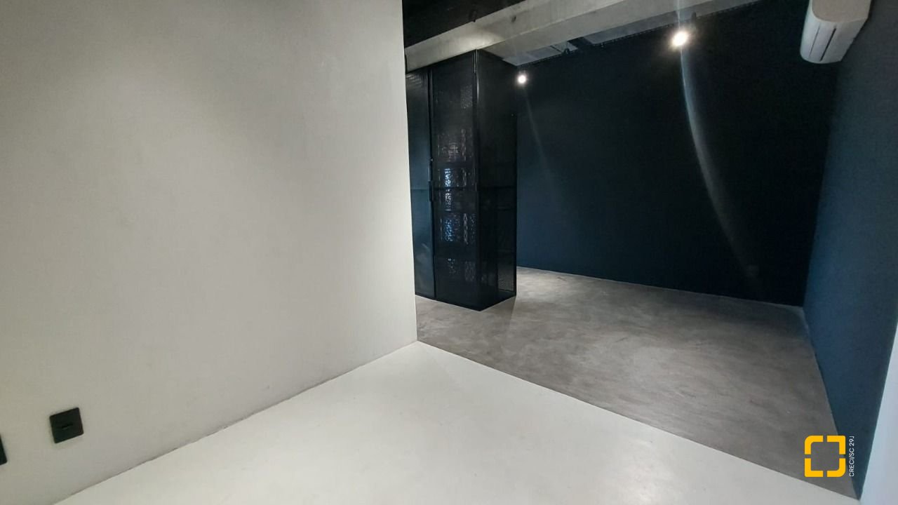 Sala com 136m², 1 garagem, no bairro Campeche em Florianópolis