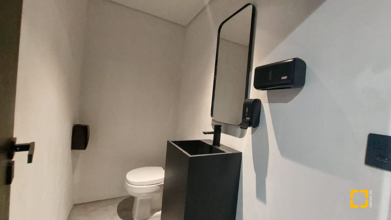 Sala com 136m², 1 garagem, no bairro Campeche em Florianópolis