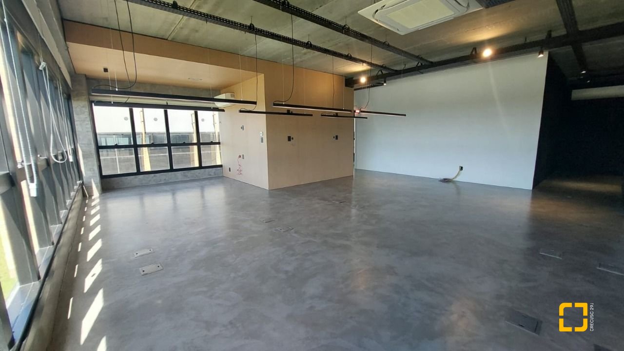 Sala com 136m², 1 garagem, no bairro Campeche em Florianópolis