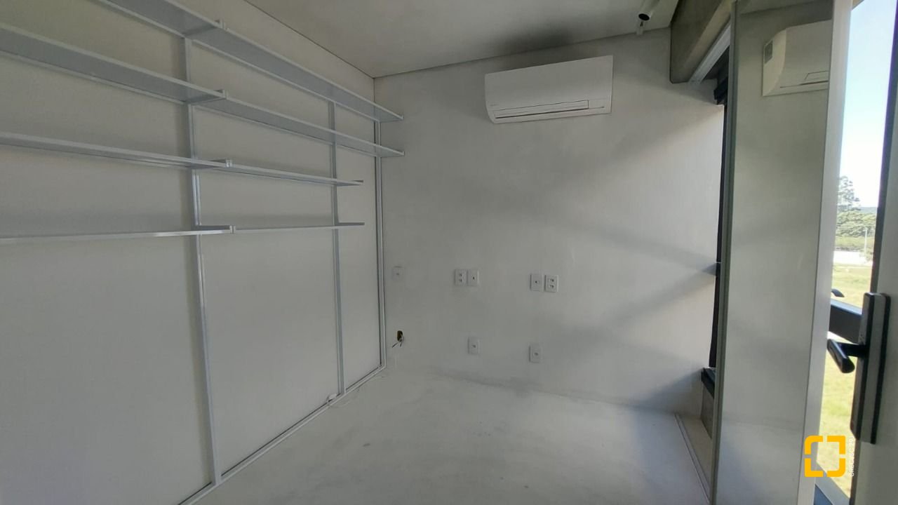 Sala com 136m², 1 garagem, no bairro Campeche em Florianópolis
