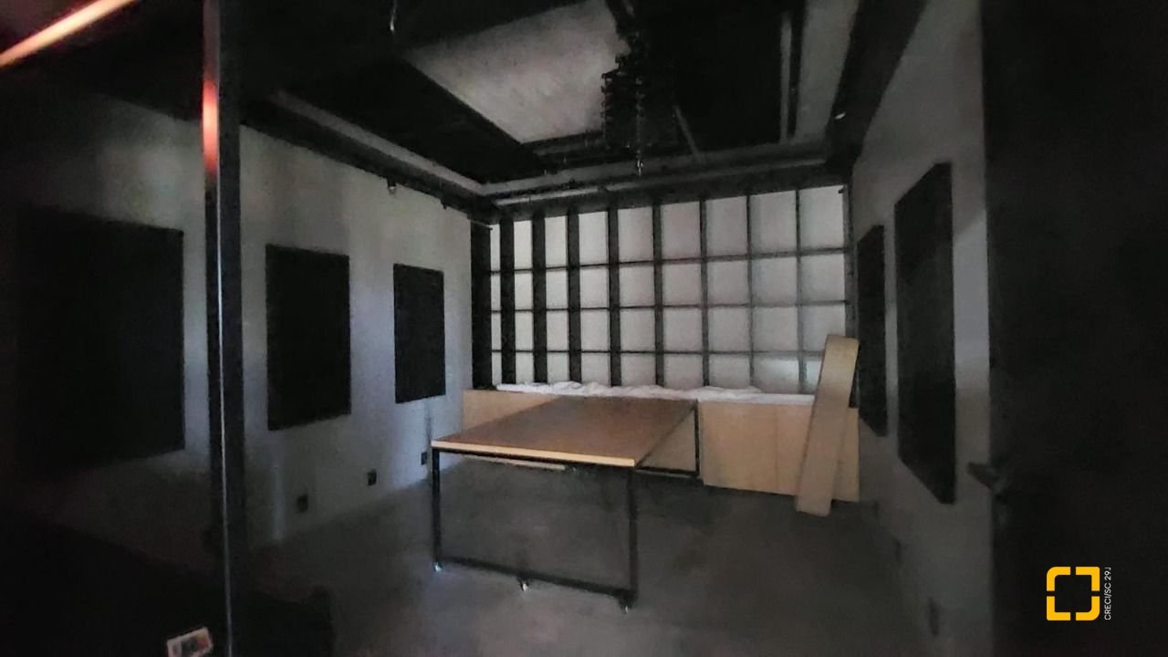 Sala com 136m², 1 garagem, no bairro Campeche em Florianópolis