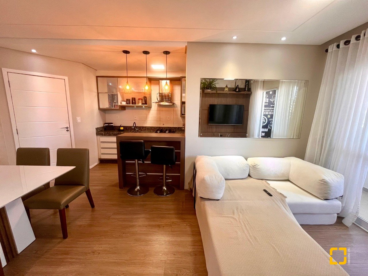 Apartamento com 57m², 2 quartos, 1 garagem, no bairro Barreiros em São José