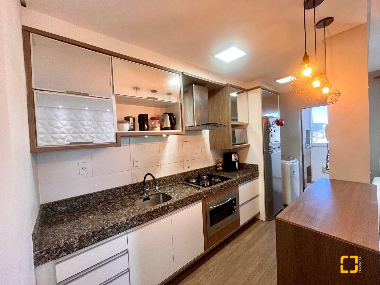 Apartamento com 57m², 2 quartos, 1 garagem, no bairro Barreiros em São José