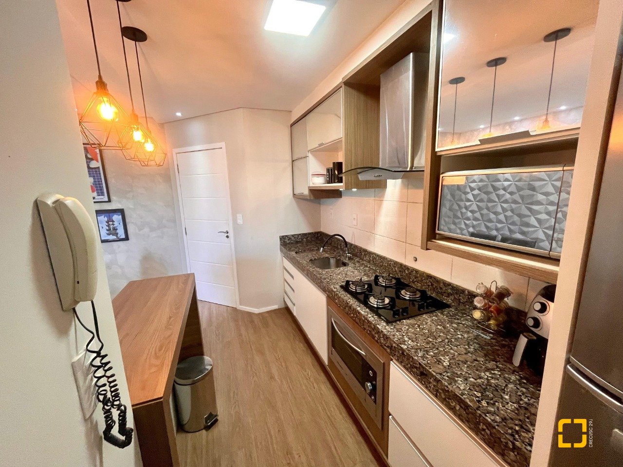 Apartamento com 57m², 2 quartos, 1 garagem, no bairro Barreiros em São José