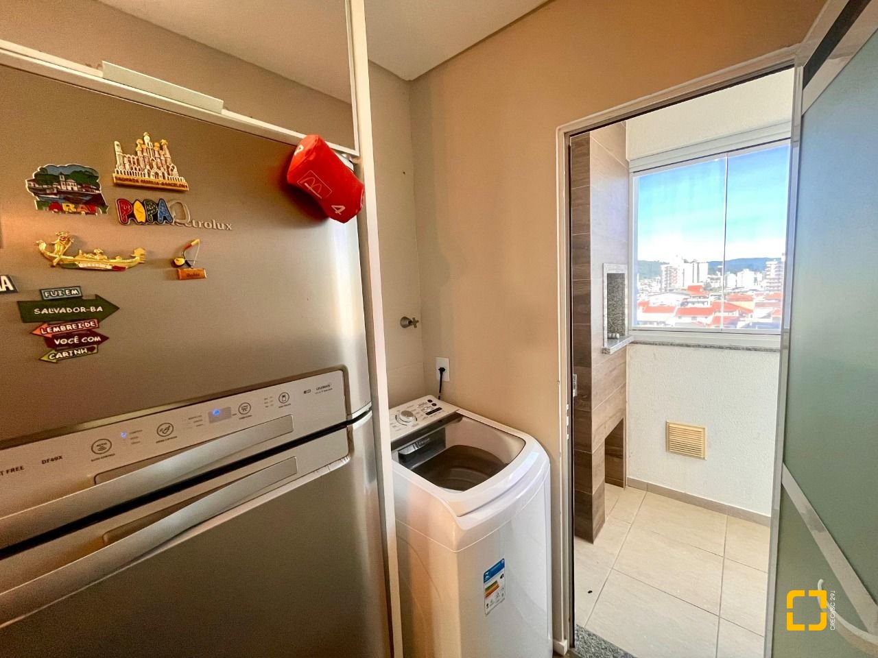 Apartamento com 57m², 2 quartos, 1 garagem, no bairro Barreiros em São José