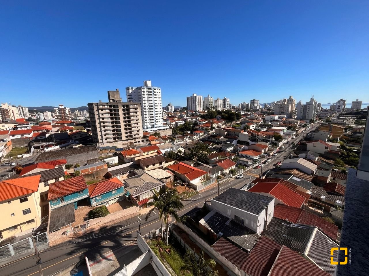 Apartamento com 57m², 2 quartos, 1 garagem, no bairro Barreiros em São José
