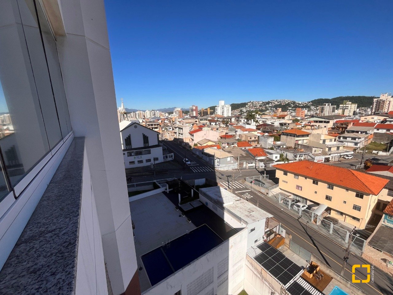 Apartamento com 57m², 2 quartos, 1 garagem, no bairro Barreiros em São José
