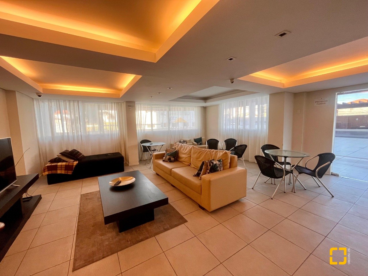 Apartamento com 57m², 2 quartos, 1 garagem, no bairro Barreiros em São José