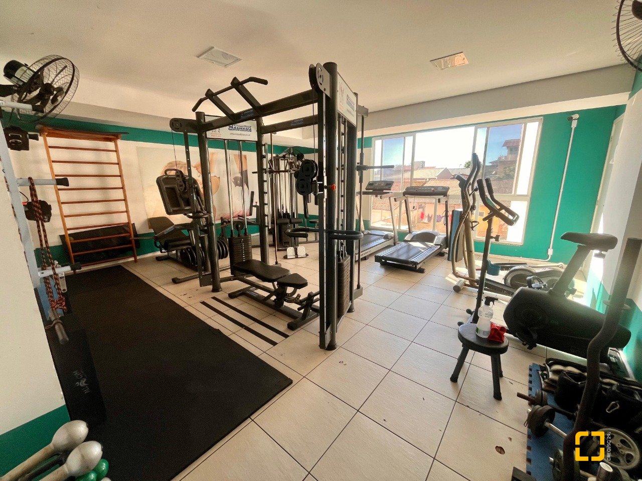 Apartamento com 57m², 2 quartos, 1 garagem, no bairro Barreiros em São José