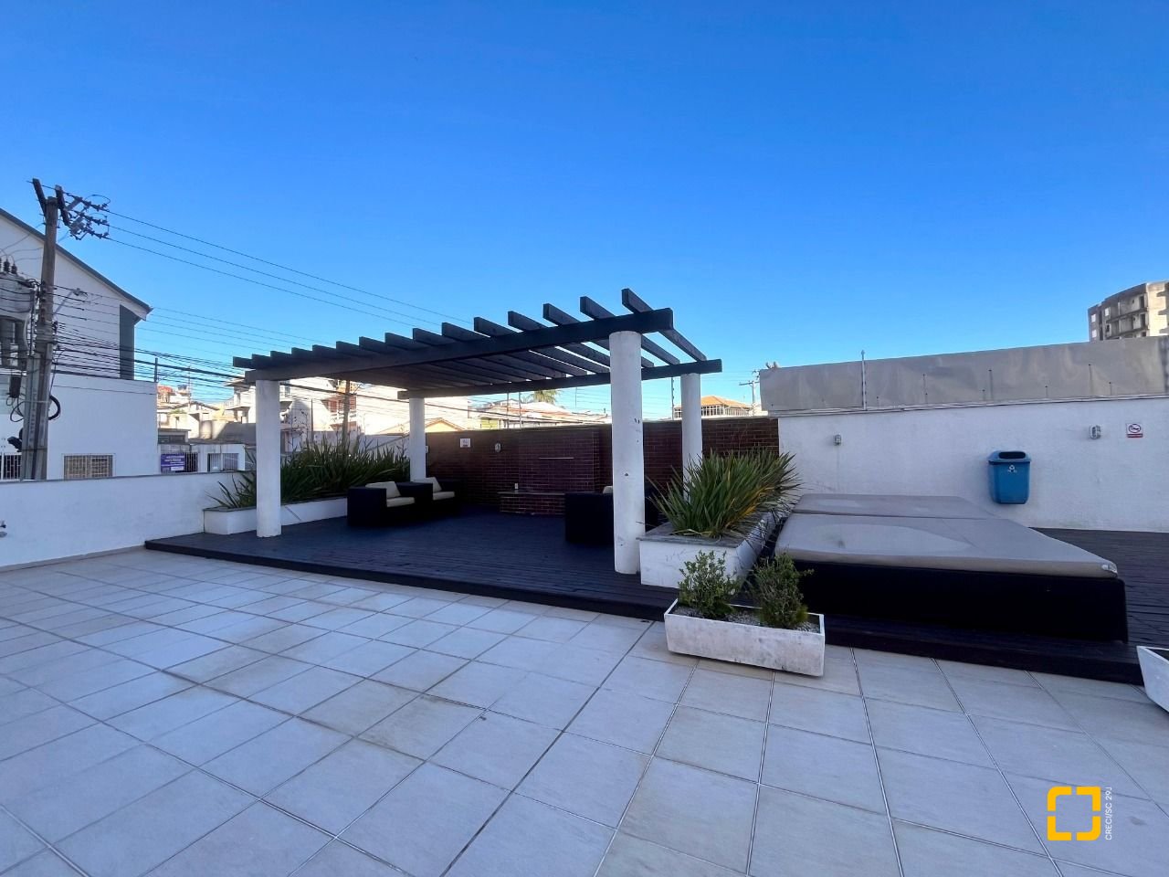 Apartamento com 57m², 2 quartos, 1 garagem, no bairro Barreiros em São José