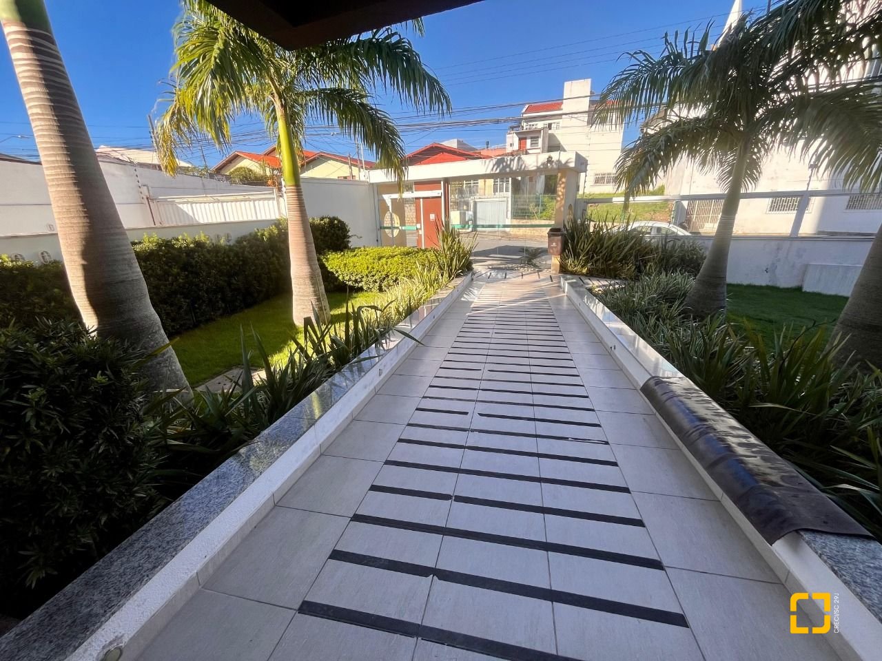 Apartamento com 57m², 2 quartos, 1 garagem, no bairro Barreiros em São José