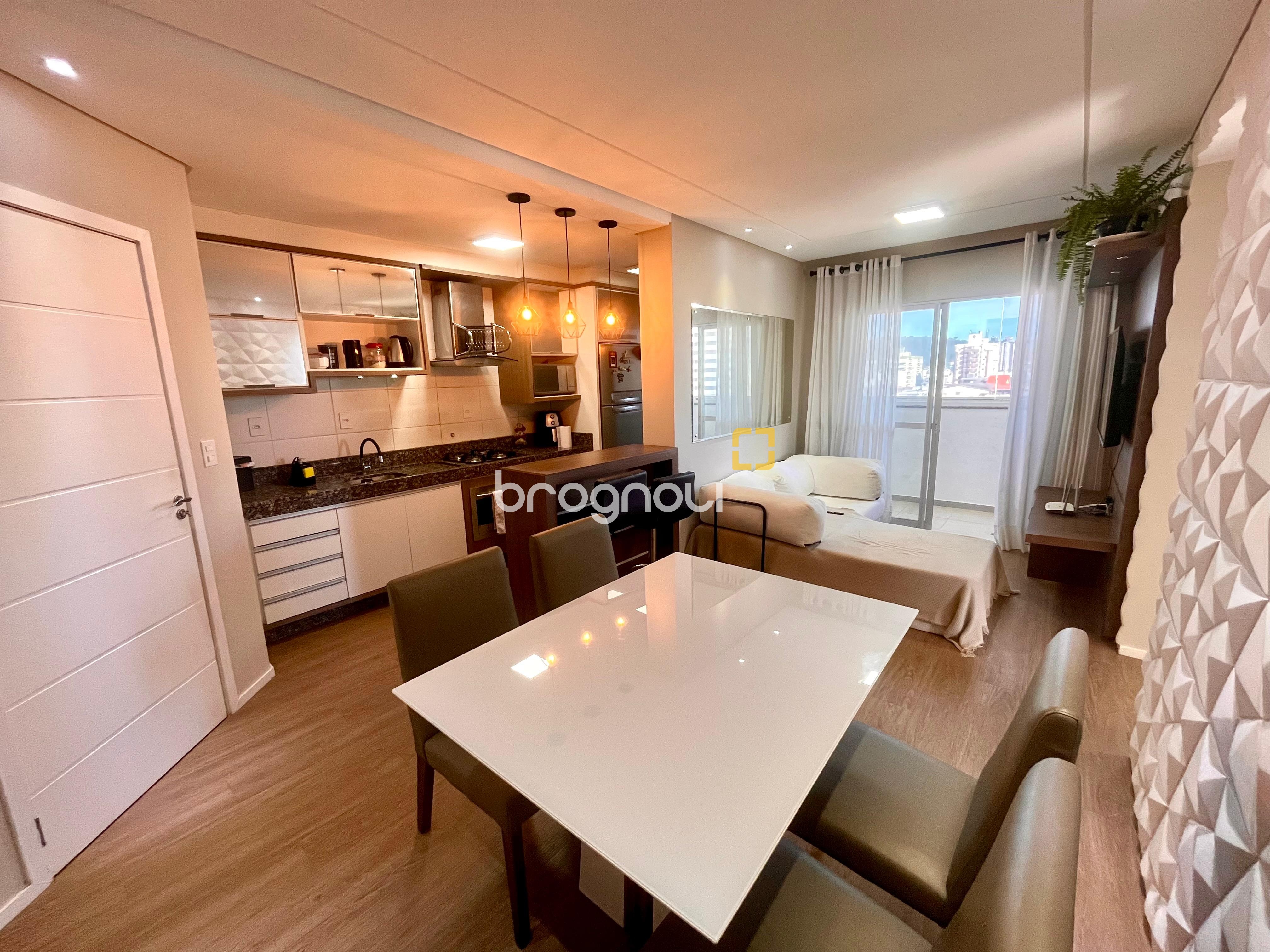 Apartamento com 57m², 2 quartos, 1 garagem, no bairro Barreiros em São José