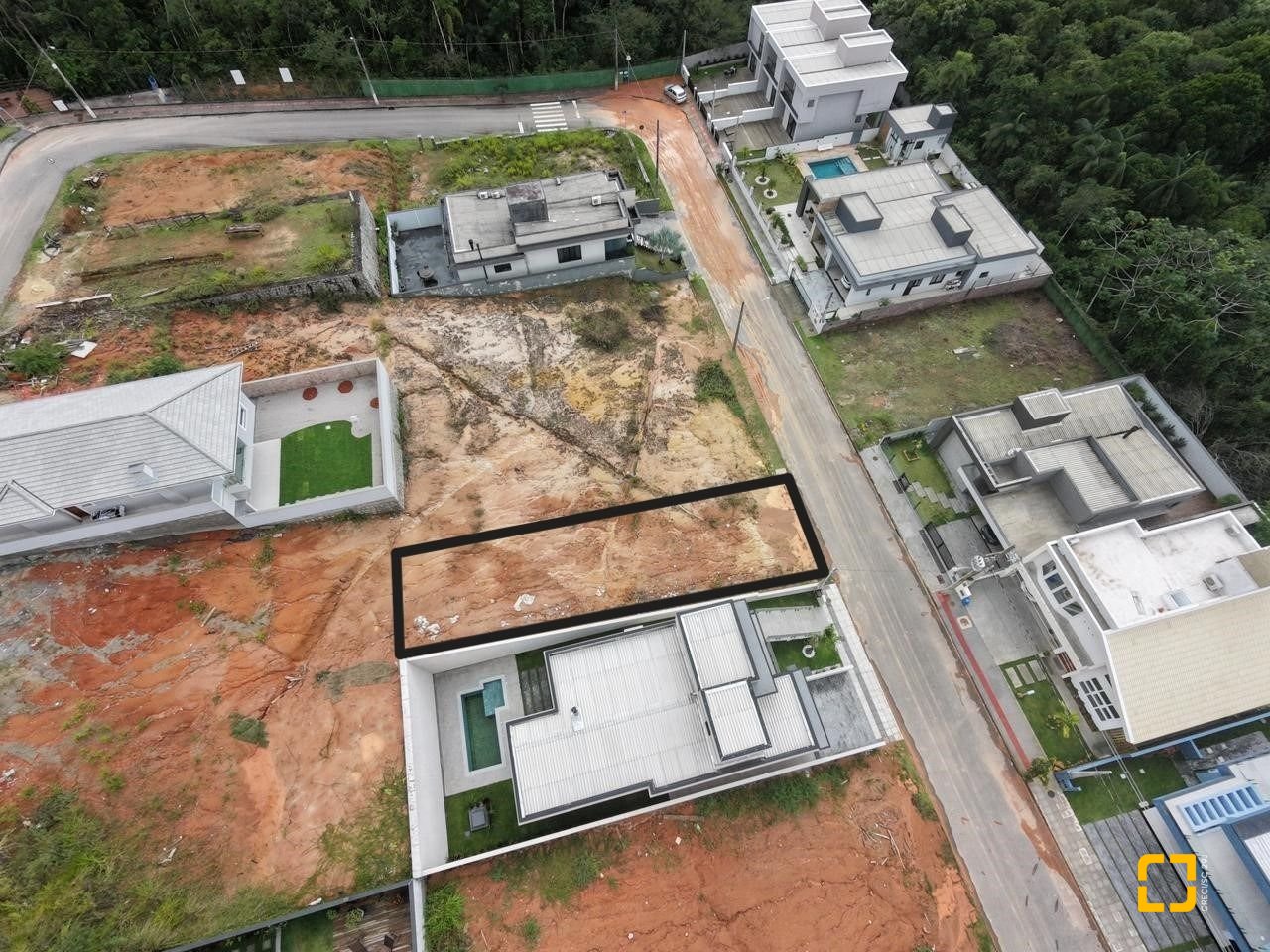 Terreno com 360m², no bairro Campinas em São José