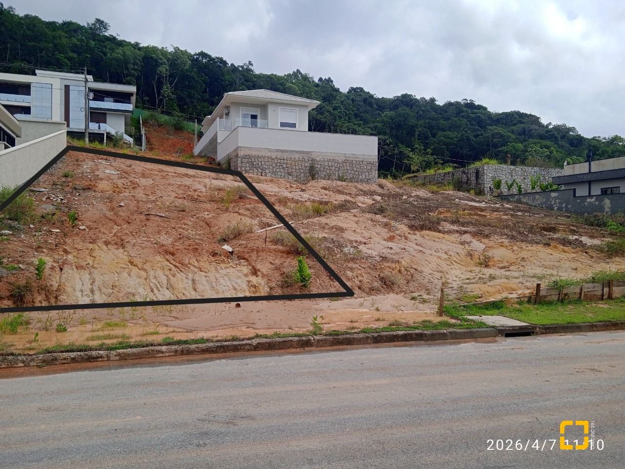 Terreno com 360m², no bairro Campinas em São José