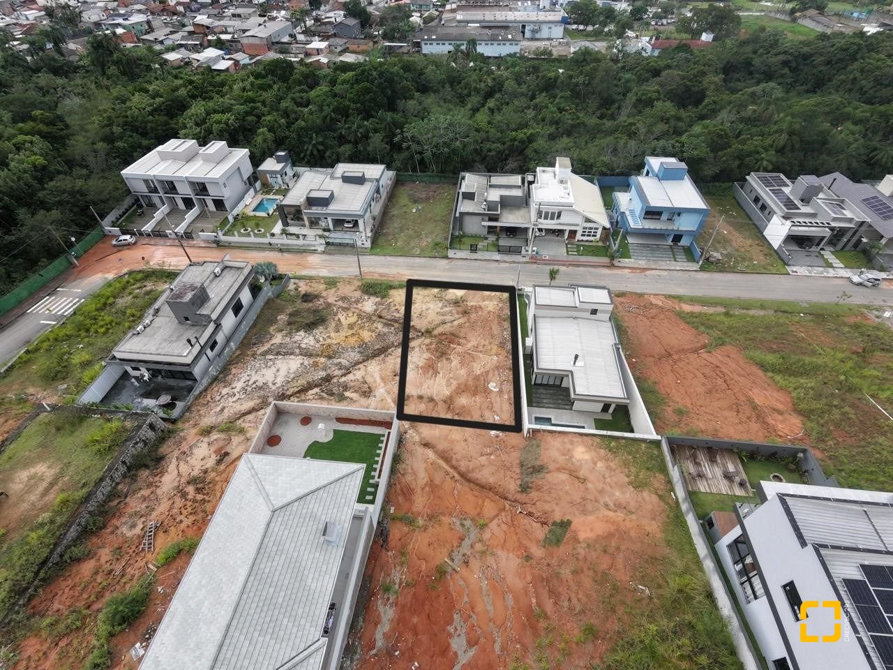 Terreno com 360m², no bairro Campinas em São José