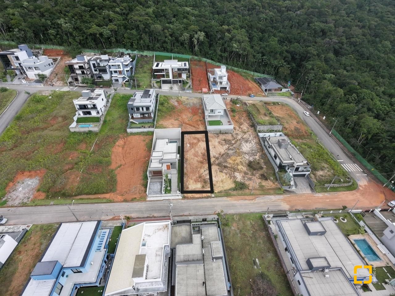 Terreno com 360m², no bairro Campinas em São José