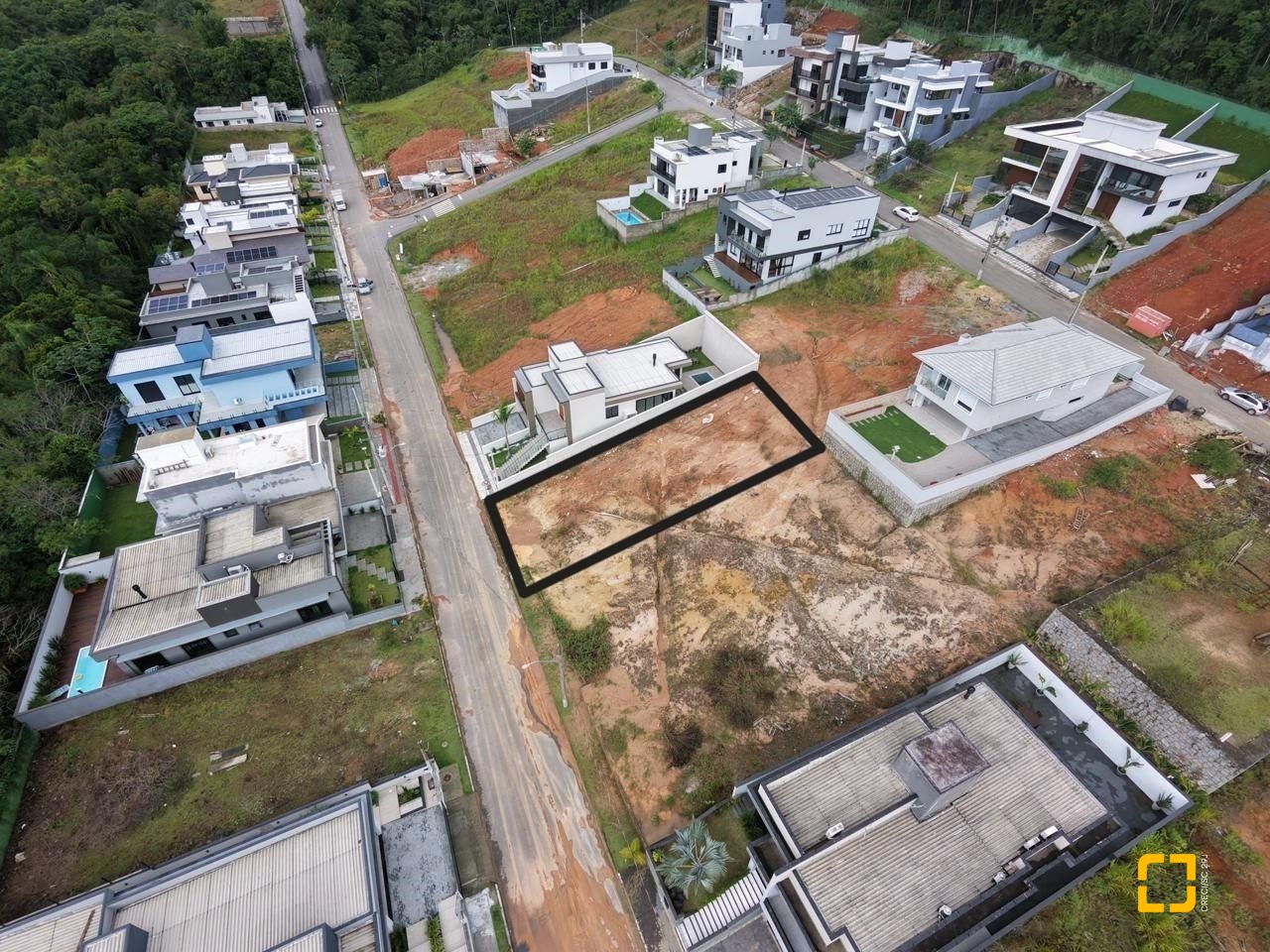 Terreno com 360m², no bairro Campinas em São José