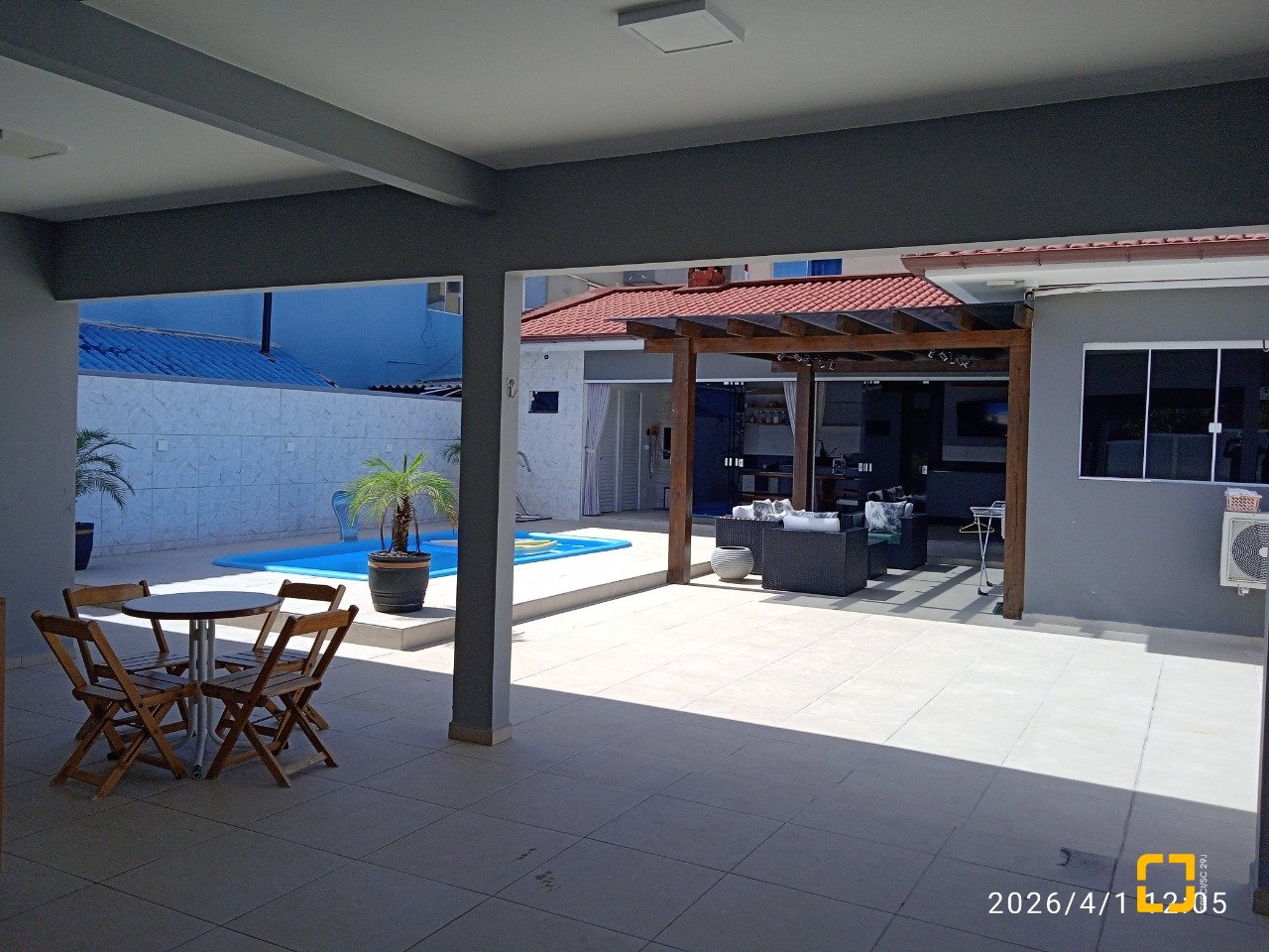 Casa com 194m², 3 quartos (sendo 1 suíte), 3 garagens, no bairro Barra do Aririú em Palhoça