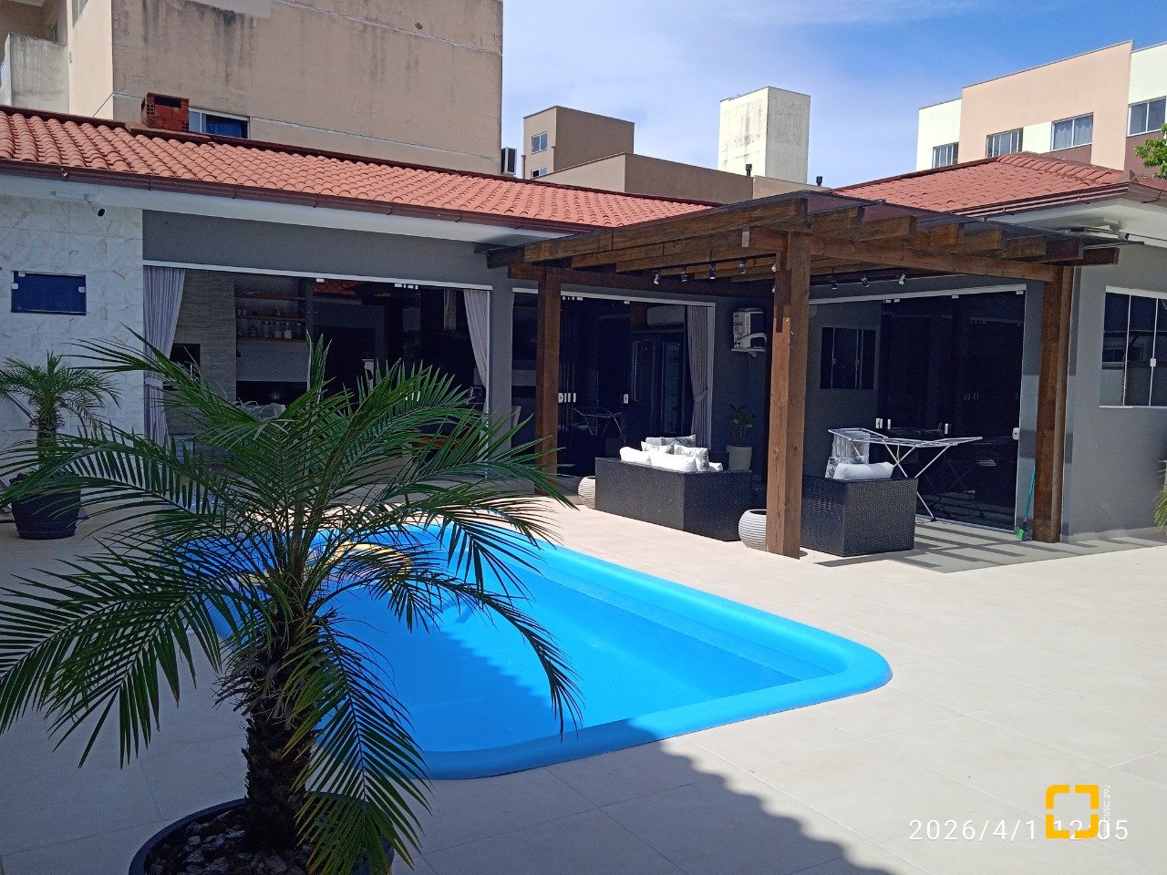 Casa com 194m², 3 quartos (sendo 1 suíte), 3 garagens, no bairro Barra do Aririú em Palhoça