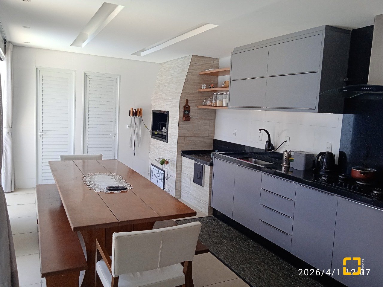 Casa com 194m², 3 quartos (sendo 1 suíte), 3 garagens, no bairro Barra do Aririú em Palhoça