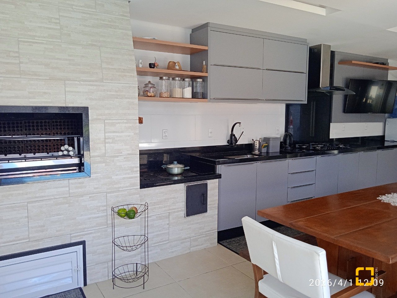 Casa com 194m², 3 quartos (sendo 1 suíte), 3 garagens, no bairro Barra do Aririú em Palhoça