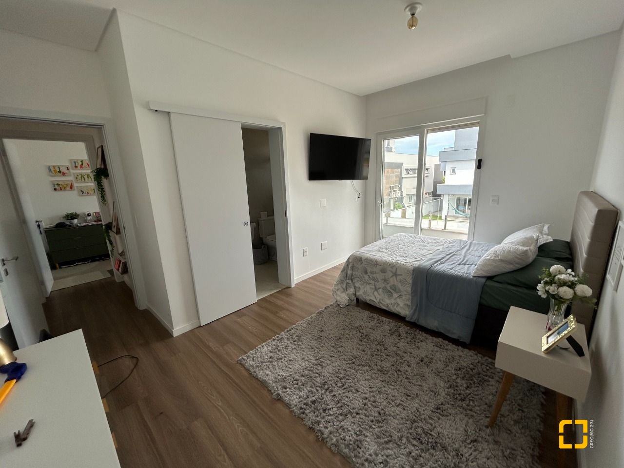 Casa com 278m², 7 quartos (sendo 2 suítes), 4 garagens, no bairro Campeche em Florianópolis