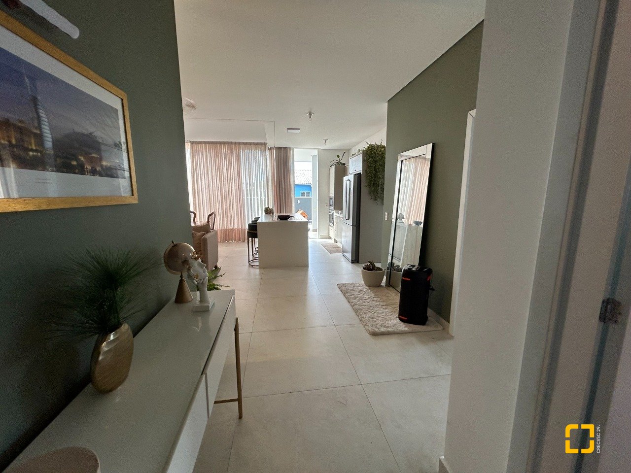 Casa com 278m², 7 quartos (sendo 2 suítes), 4 garagens, no bairro Campeche em Florianópolis