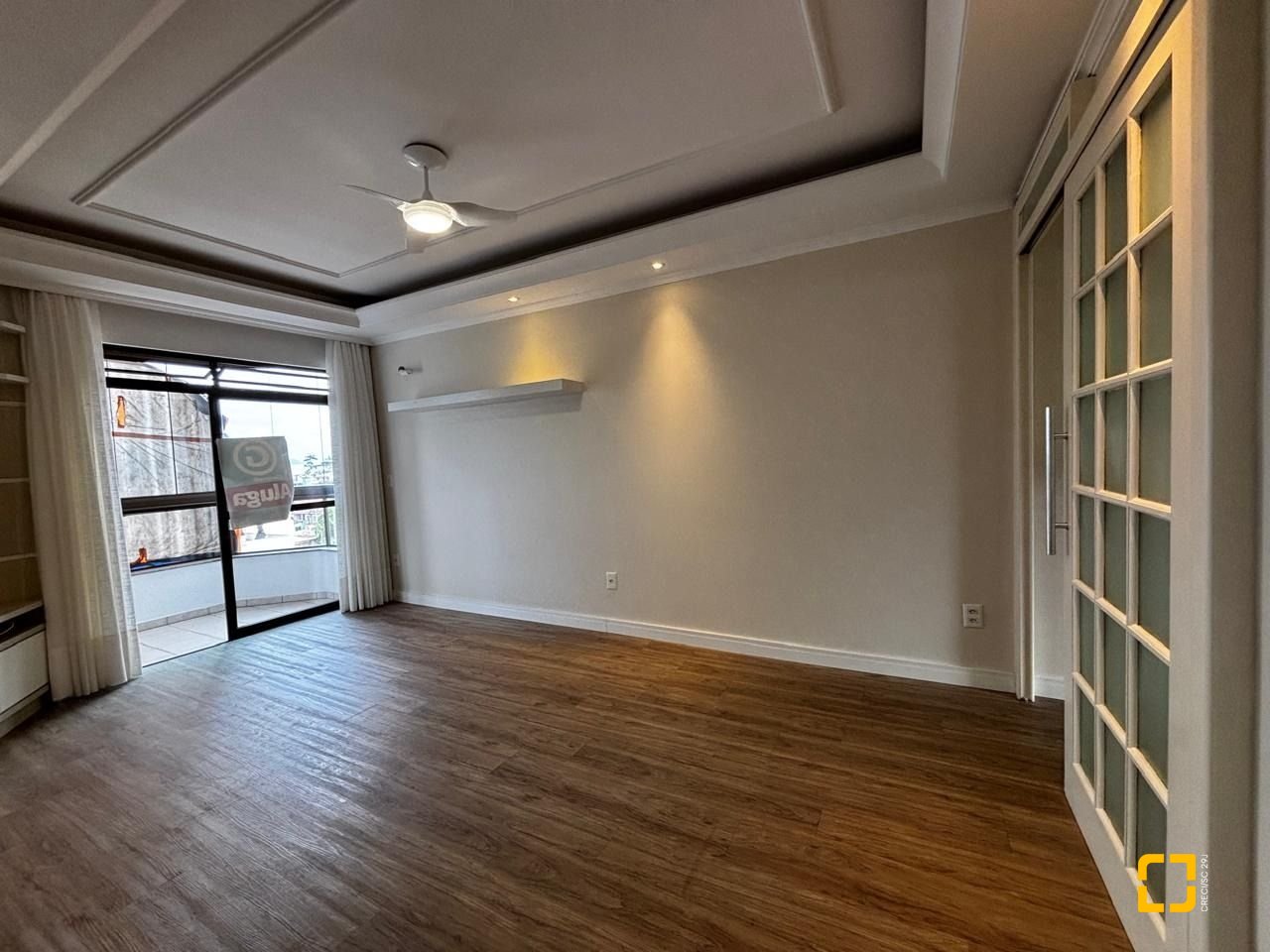 Apartamento com 85m², 4 quartos (sendo 1 suíte), 2 garagens, no bairro Coqueiros em Florianópolis