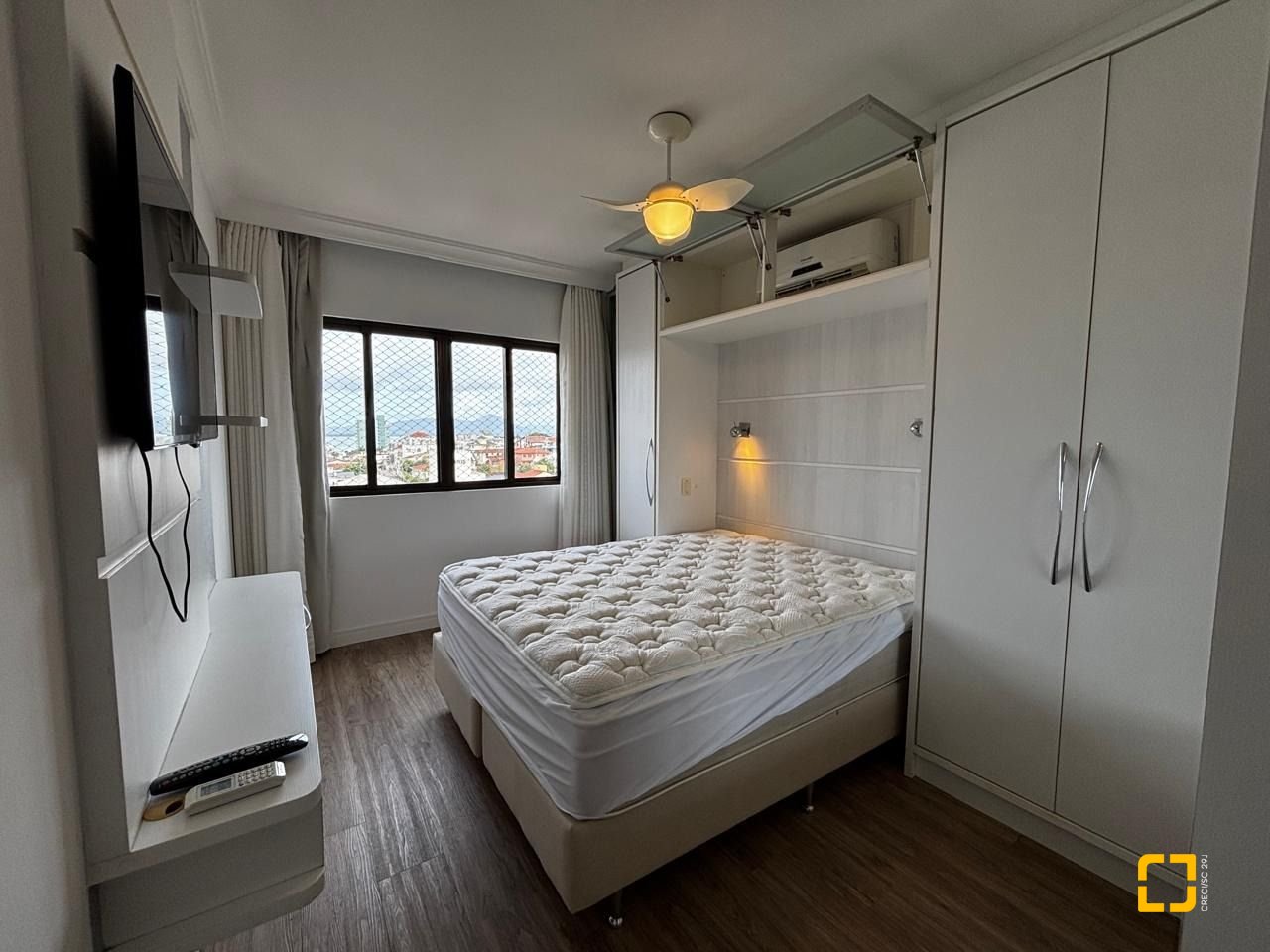 Apartamento com 85m², 4 quartos (sendo 1 suíte), 2 garagens, no bairro Coqueiros em Florianópolis