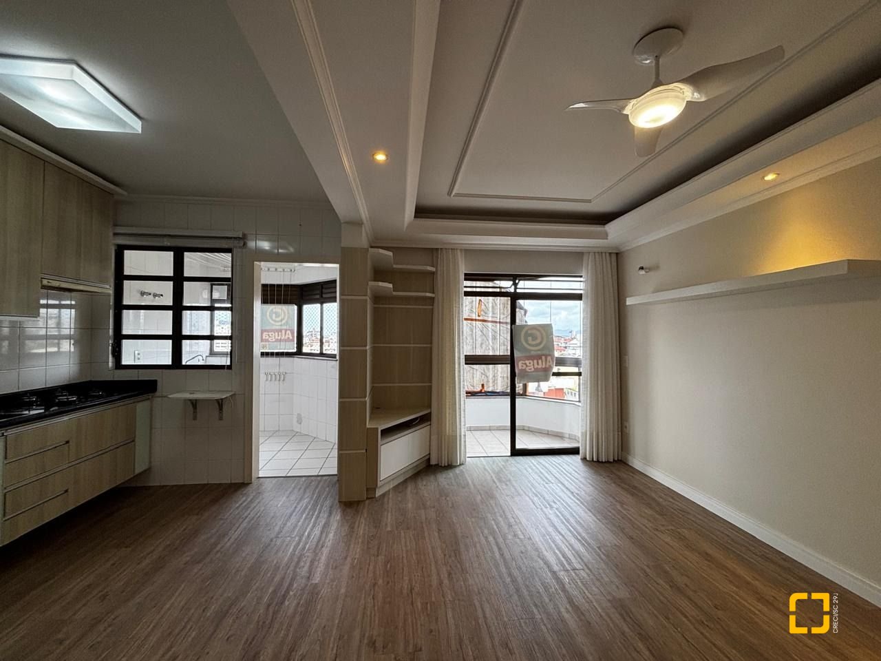 Apartamento com 85m², 4 quartos (sendo 1 suíte), 2 garagens, no bairro Coqueiros em Florianópolis