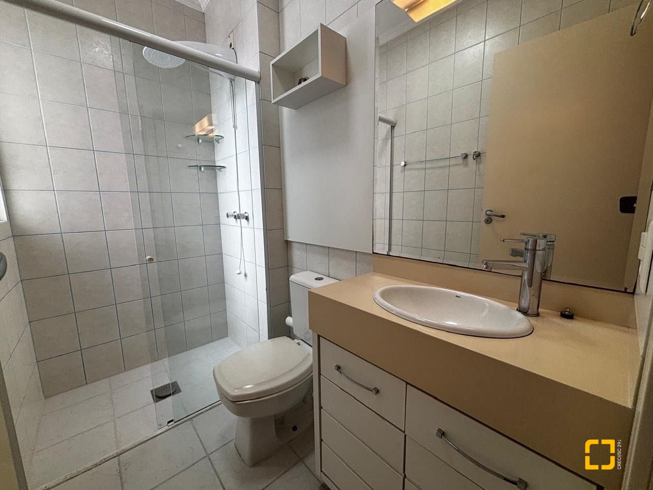 Apartamento com 85m², 4 quartos (sendo 1 suíte), 2 garagens, no bairro Coqueiros em Florianópolis