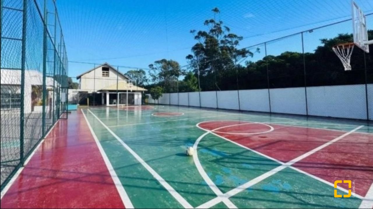 Casa de Condomínio com 117m², 4 quartos (sendo 1 suíte), 2 garagens, no bairro Lagoa da Conceição em Florianópolis