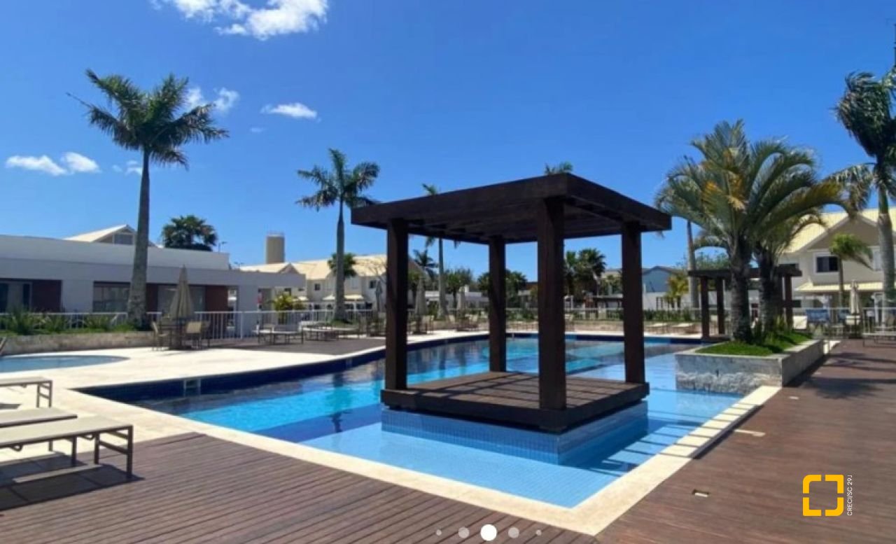 Casa de Condomínio com 117m², 4 quartos (sendo 1 suíte), 2 garagens, no bairro Lagoa da Conceição em Florianópolis