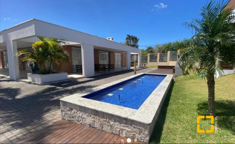 Casa de Condomínio com 117m², 4 quartos (sendo 1 suíte), 2 garagens, no bairro Lagoa da Conceição em Florianópolis