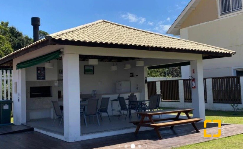 Casa de Condomínio com 117m², 4 quartos (sendo 1 suíte), 2 garagens, no bairro Lagoa da Conceição em Florianópolis