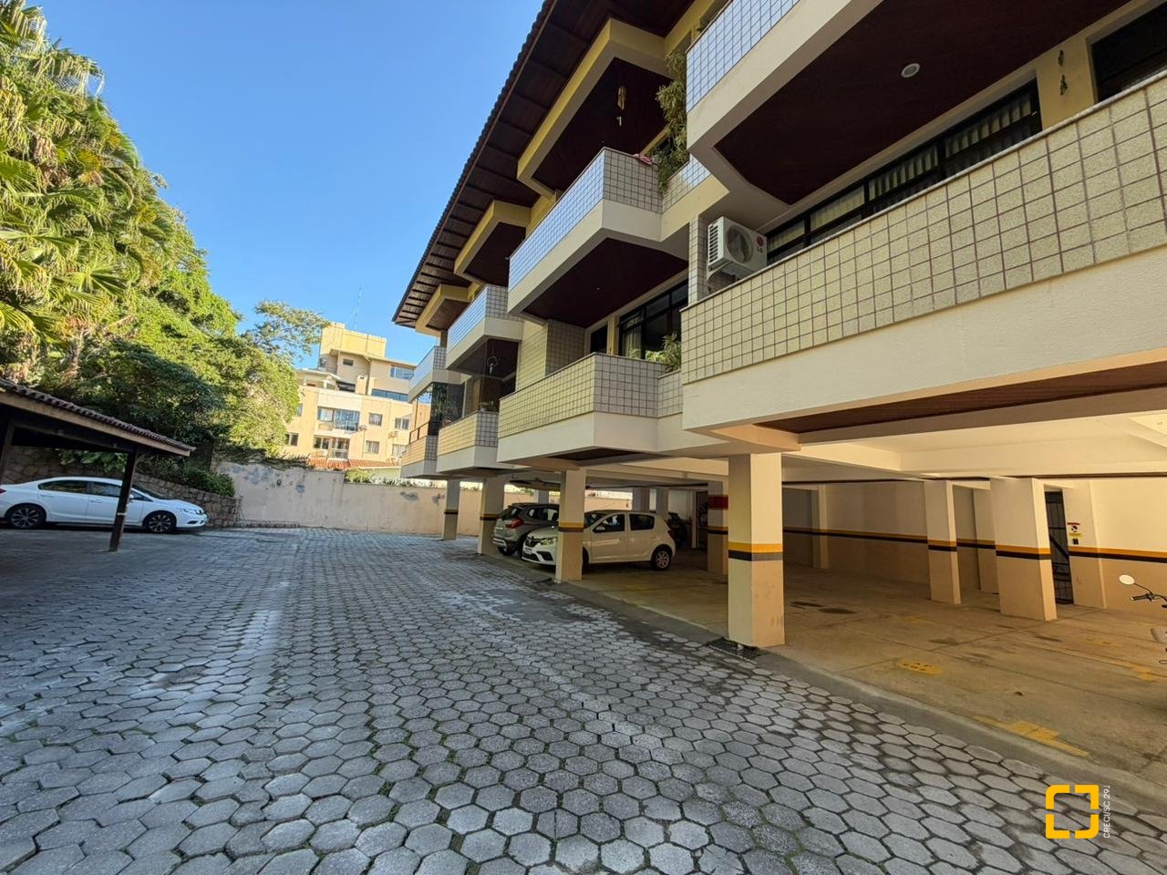 Apartamento com 49m², 1 quarto, 1 garagem, no bairro Jurerê em Florianópolis