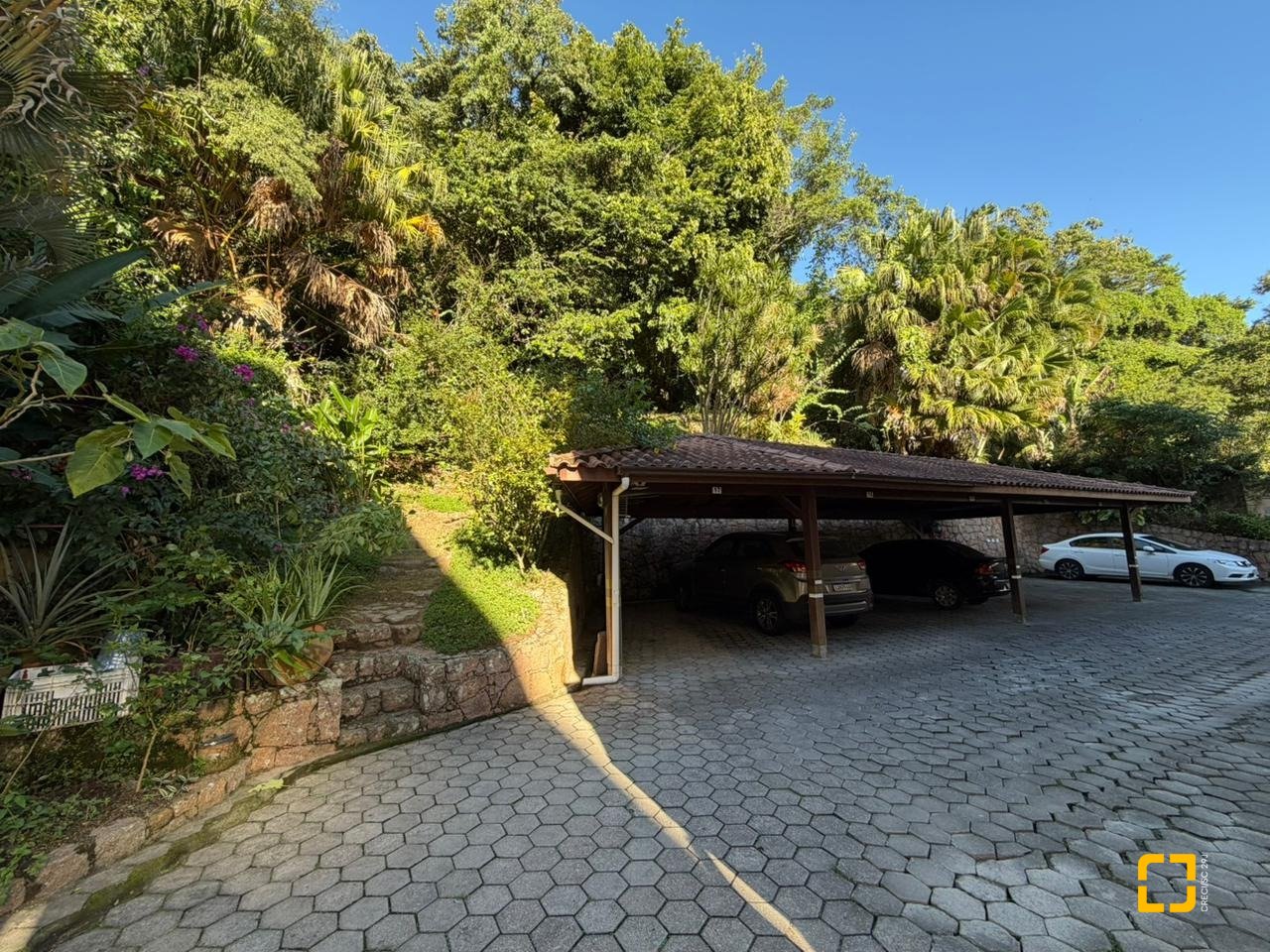 Apartamento com 49m², 1 quarto, 1 garagem, no bairro Jurerê em Florianópolis