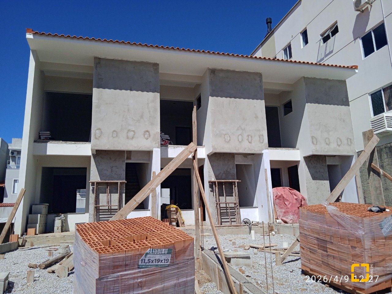 Casa com 72m², 2 quartos (sendo 2 suítes), 1 garagem, no bairro Areias em São José