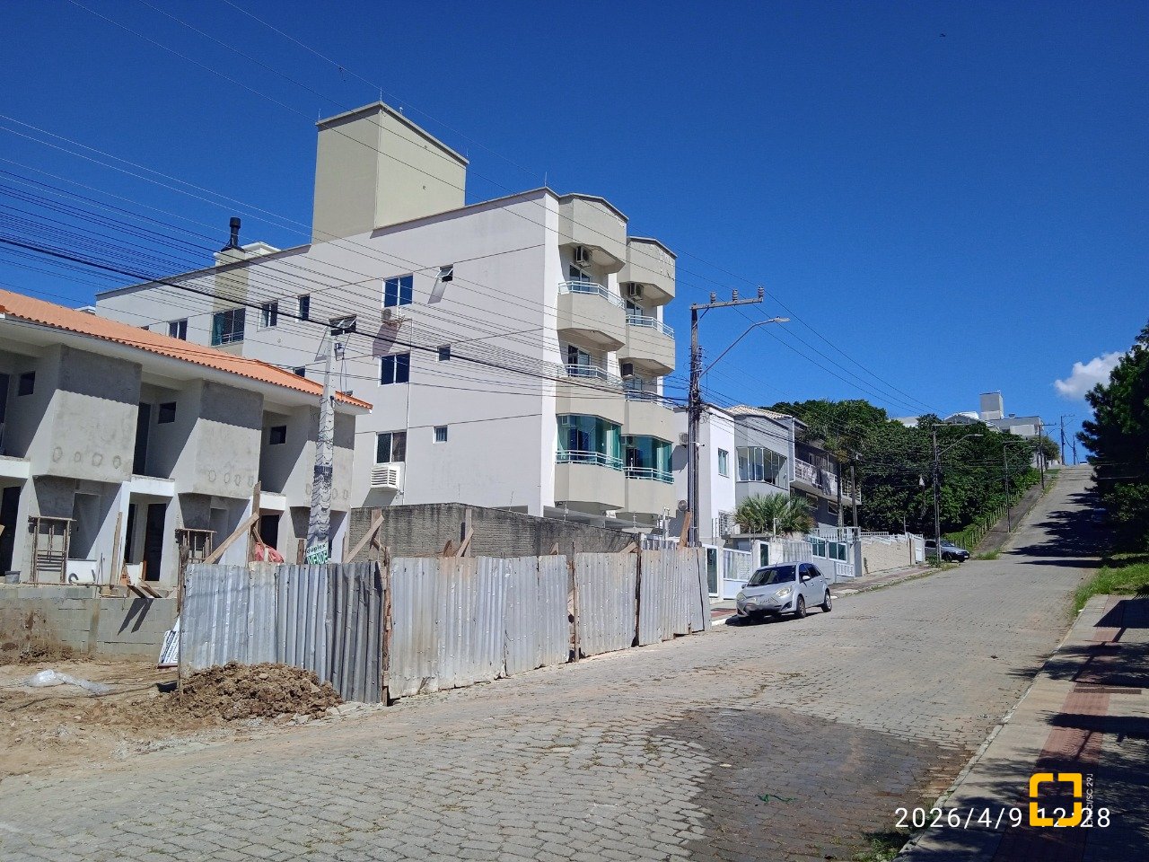 Casa com 72m², 2 quartos (sendo 2 suítes), 1 garagem, no bairro Areias em São José
